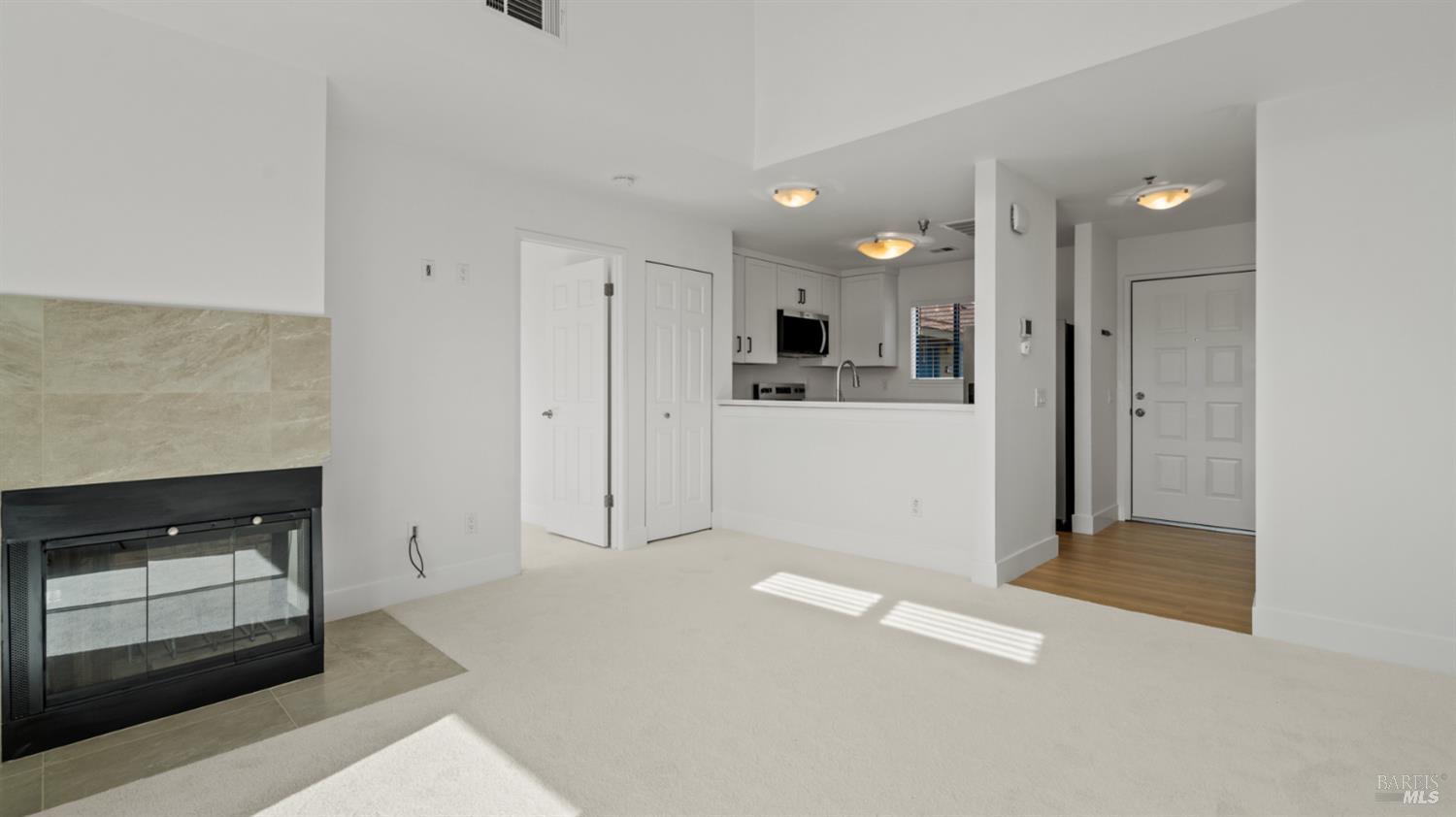 Detail Gallery Image 8 of 19 For 302 Mariner Way, Novato,  CA 94945 - 1 Beds | 1 Baths