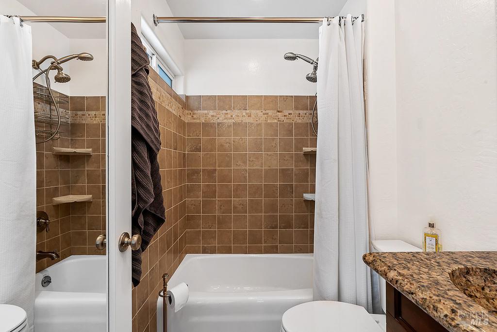 Detail Gallery Image 28 of 70 For 15119 Grove St, Healdsburg,  CA 95448 - 3 Beds | 3/1 Baths