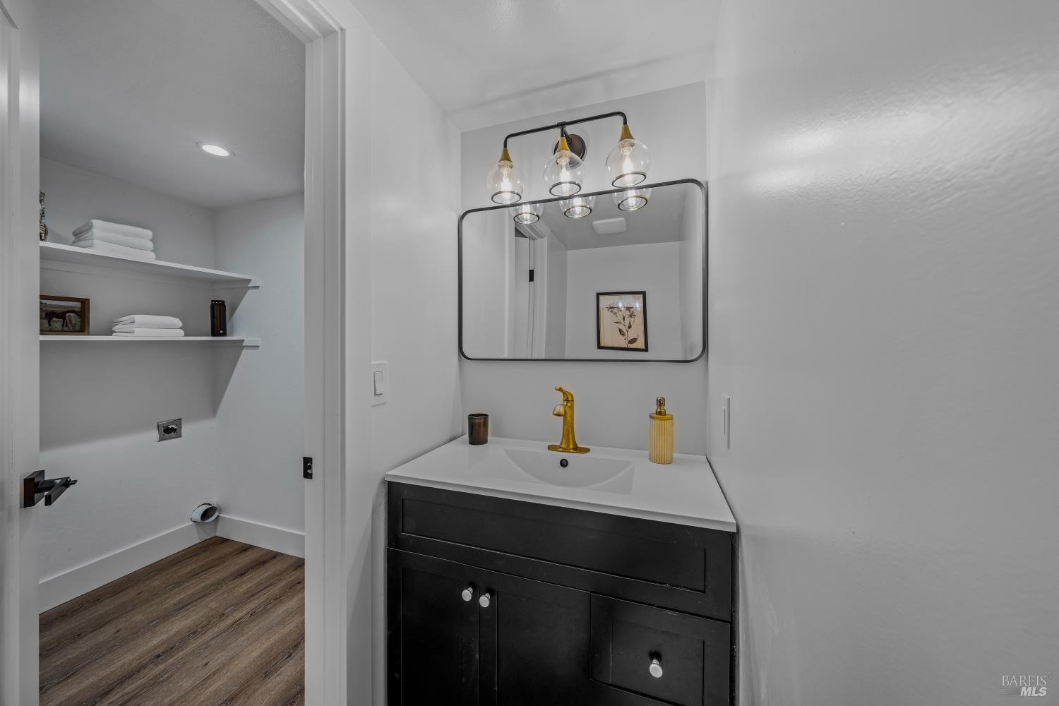 Detail Gallery Image 14 of 30 For 202 Albion Ct, Novato,  CA 94947 - 3 Beds | 2/1 Baths