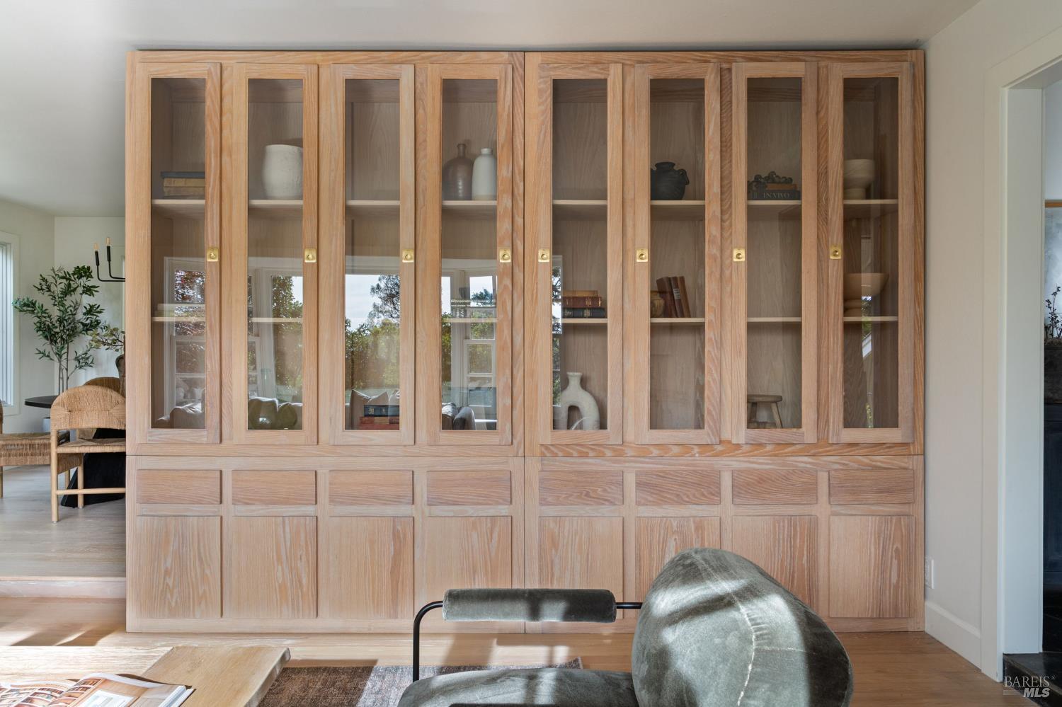 Detail Gallery Image 5 of 58 For 21 Hillside Ave, Kentfield,  CA 94904 - 5 Beds | 3/1 Baths