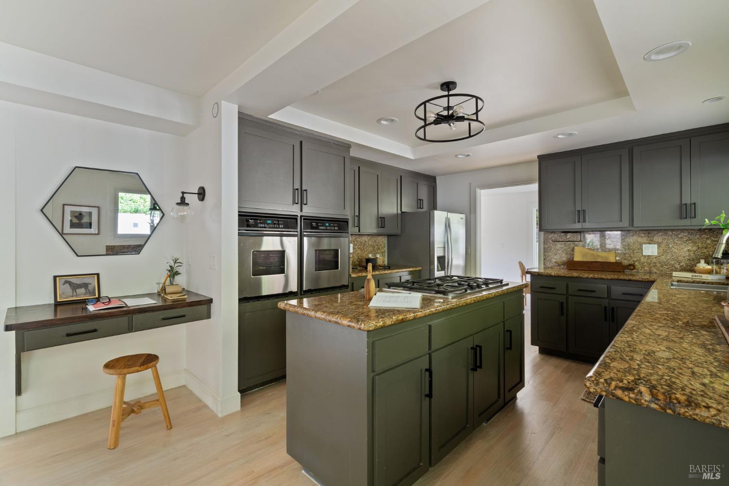 Detail Gallery Image 14 of 58 For 21 Hillside Ave, Kentfield,  CA 94904 - 5 Beds | 3/1 Baths