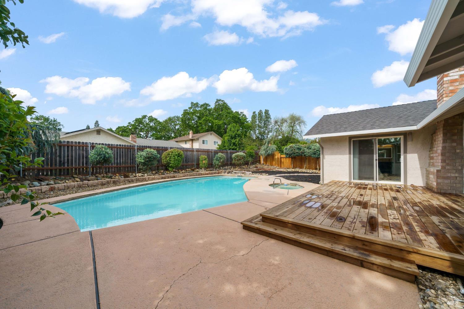 Detail Gallery Image 32 of 44 For 172 Salinas Dr, Vacaville,  CA 95688 - 4 Beds | 2 Baths