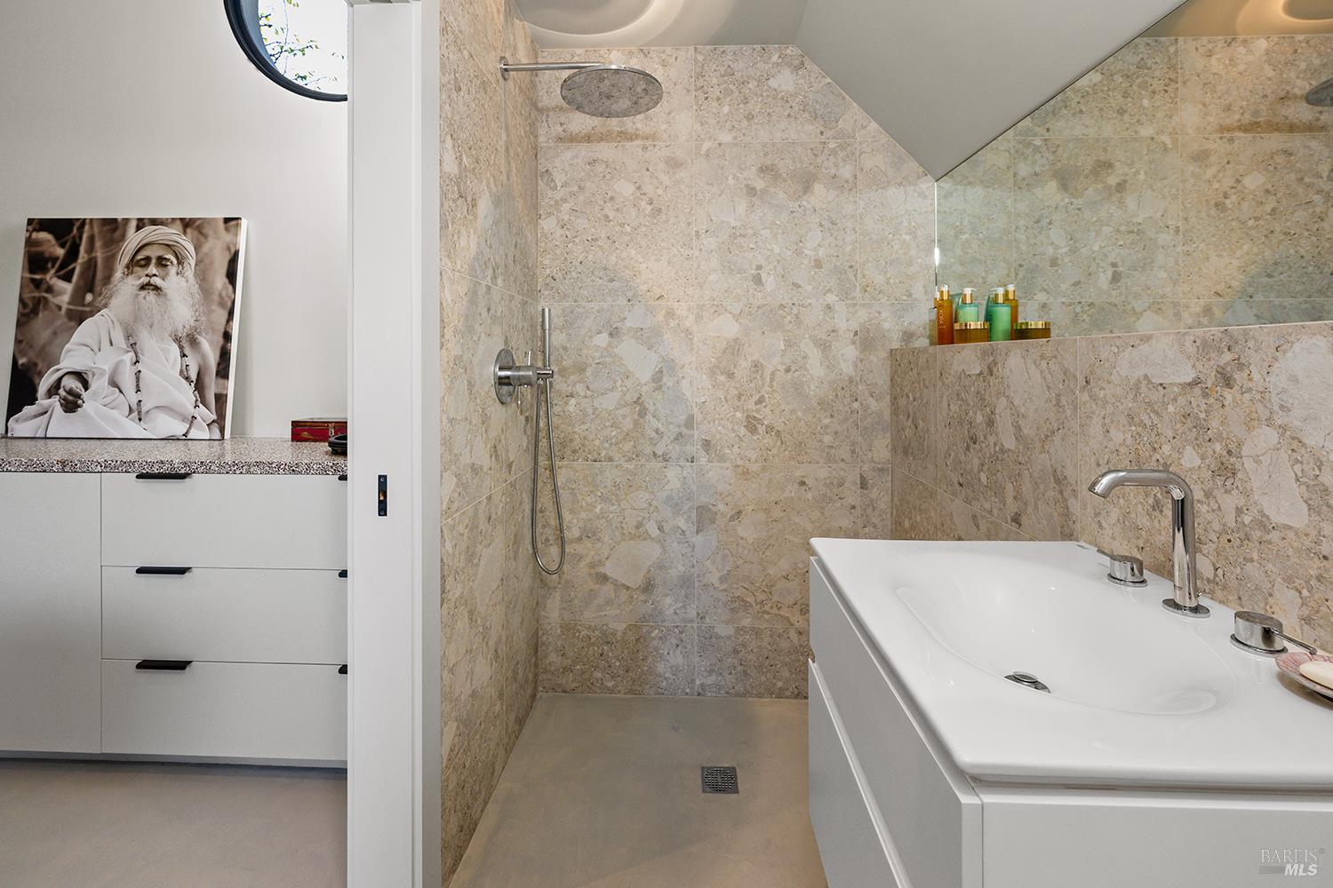 Detail Gallery Image 58 of 69 For 8 Mariposa Ct, Tiburon,  CA 94920 - 4 Beds | 5/2 Baths