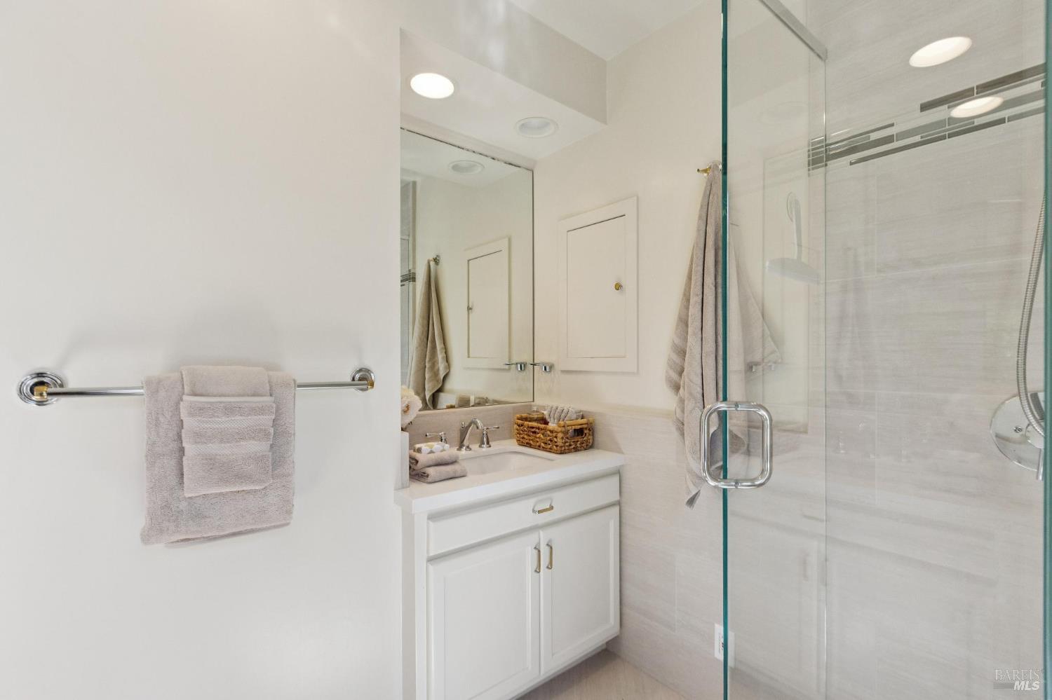 Detail Gallery Image 31 of 62 For 85 Berens Dr, Kentfield,  CA 94904 - 3 Beds | 2 Baths