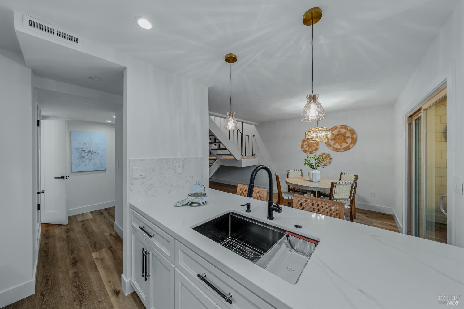 Detail Gallery Image 12 of 30 For 202 Albion Ct, Novato,  CA 94947 - 3 Beds | 2/1 Baths