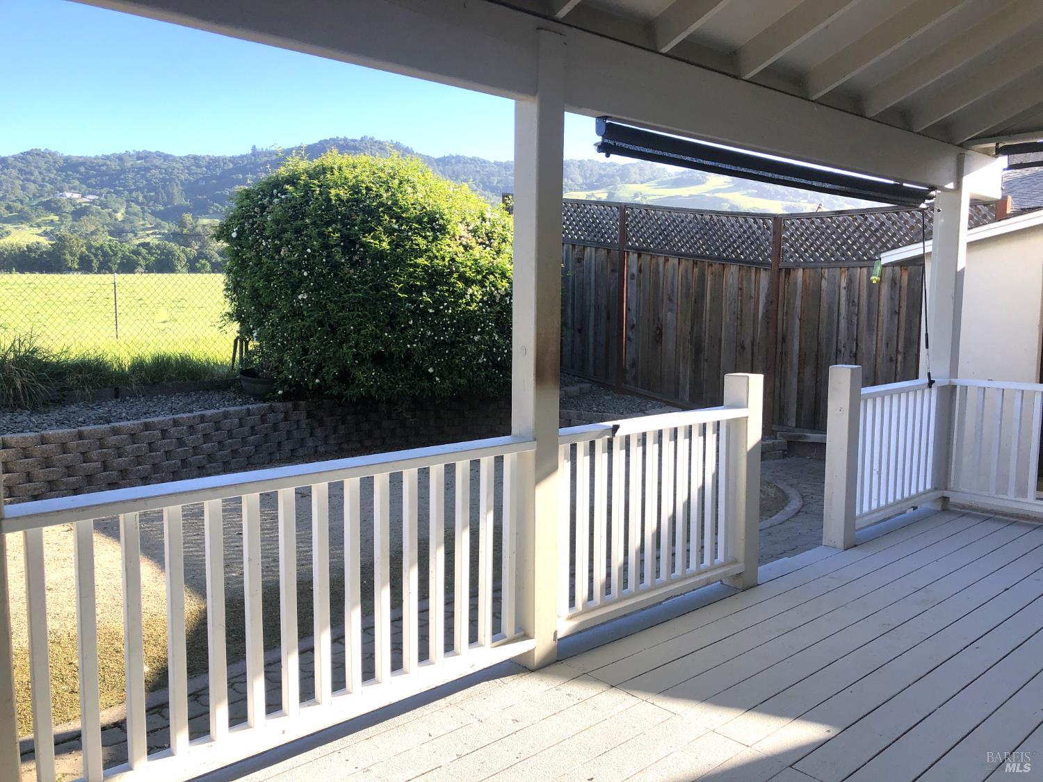 Detail Gallery Image 11 of 24 For 1508 Gladstone Way, Rohnert Park,  CA 94928 - 4 Beds | 2 Baths