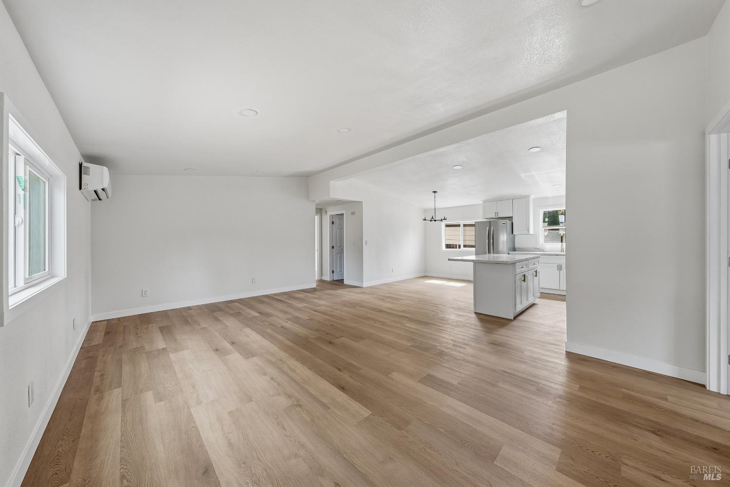 Detail Gallery Image 6 of 49 For 2796 8th St, Clearlake,  CA 95422 - 3 Beds | 2 Baths