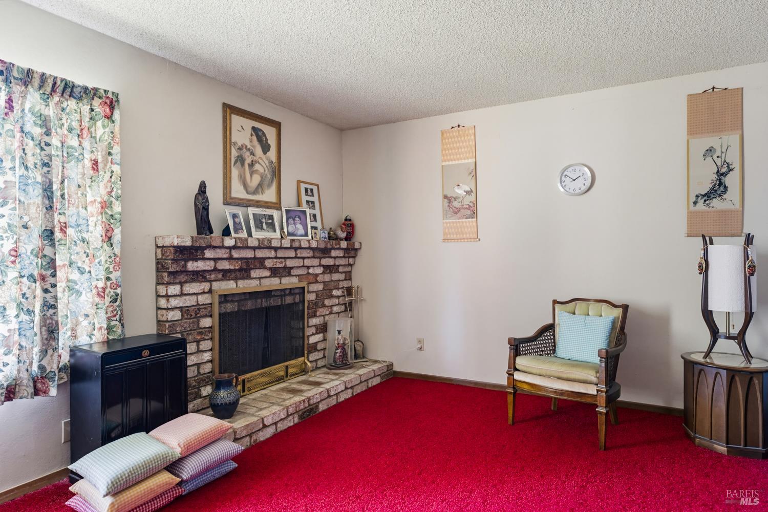 Detail Gallery Image 4 of 22 For 155 Foothill Ct, Ukiah,  CA 95482 - 3 Beds | 2 Baths