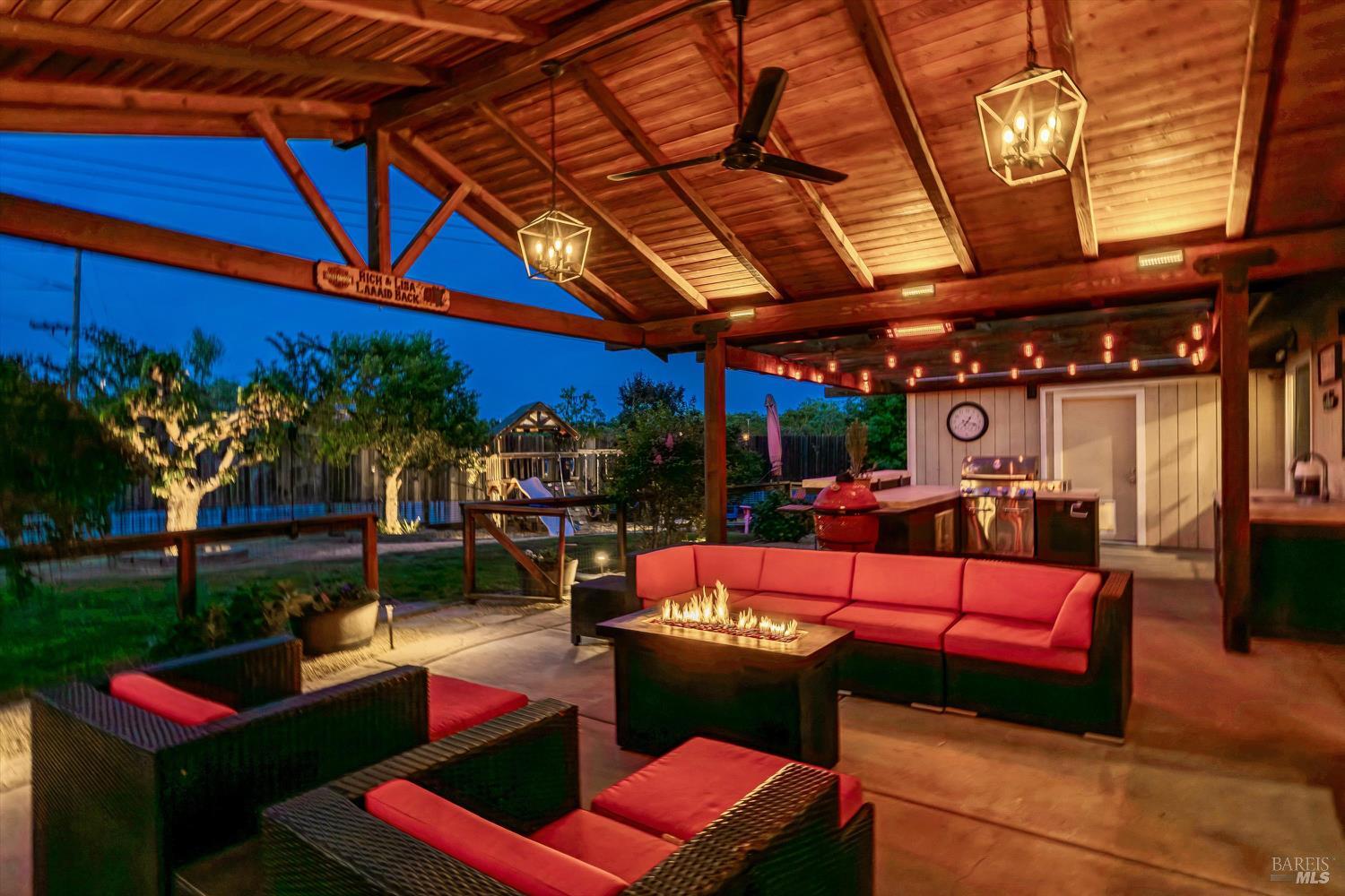 Detail Gallery Image 5 of 84 For 353 Patrick Ln, Windsor,  CA 95492 - 4 Beds | 3 Baths