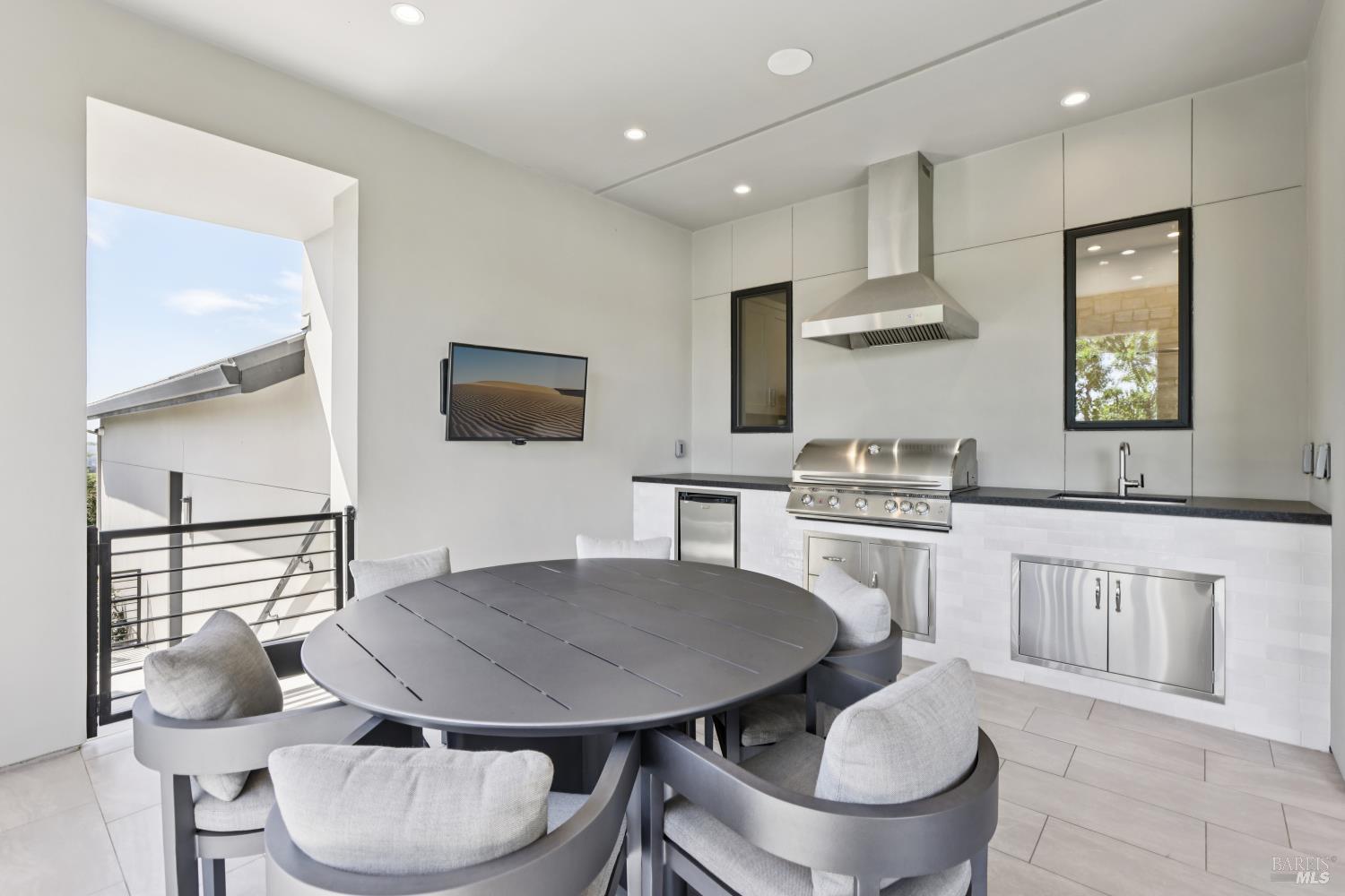 Detail Gallery Image 19 of 80 For 3758 Skyfarm Dr, Santa Rosa,  CA 95403 - 4 Beds | 3/2 Baths