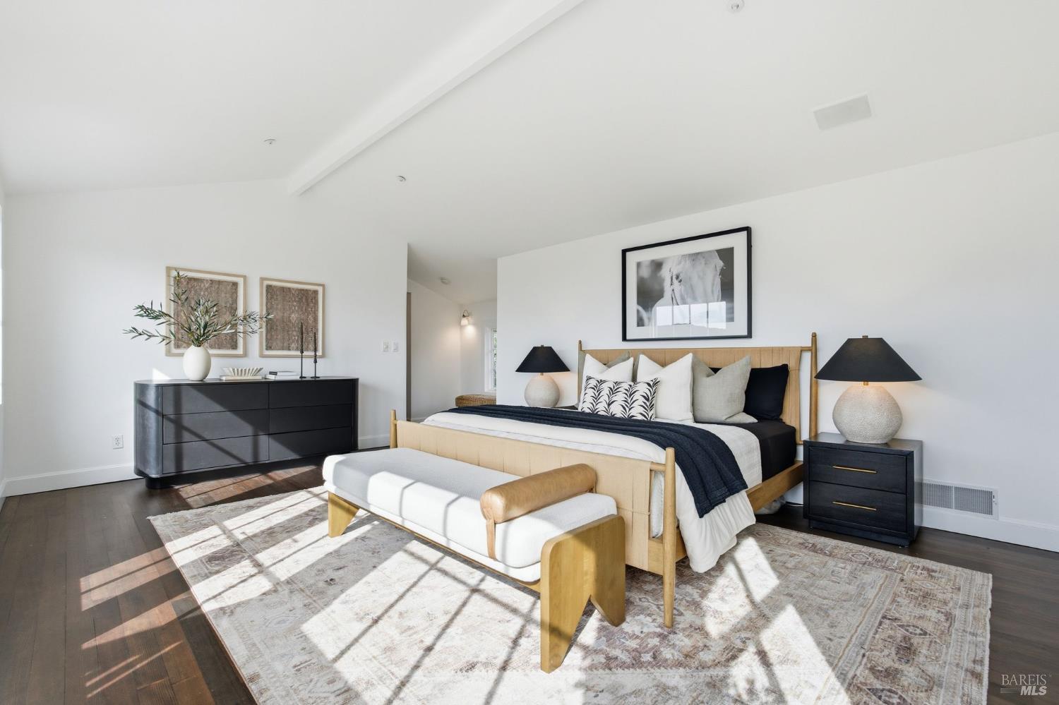 Detail Gallery Image 33 of 75 For 32 Edgewood Ave, Mill Valley,  CA 94941 - 4 Beds | 3 Baths