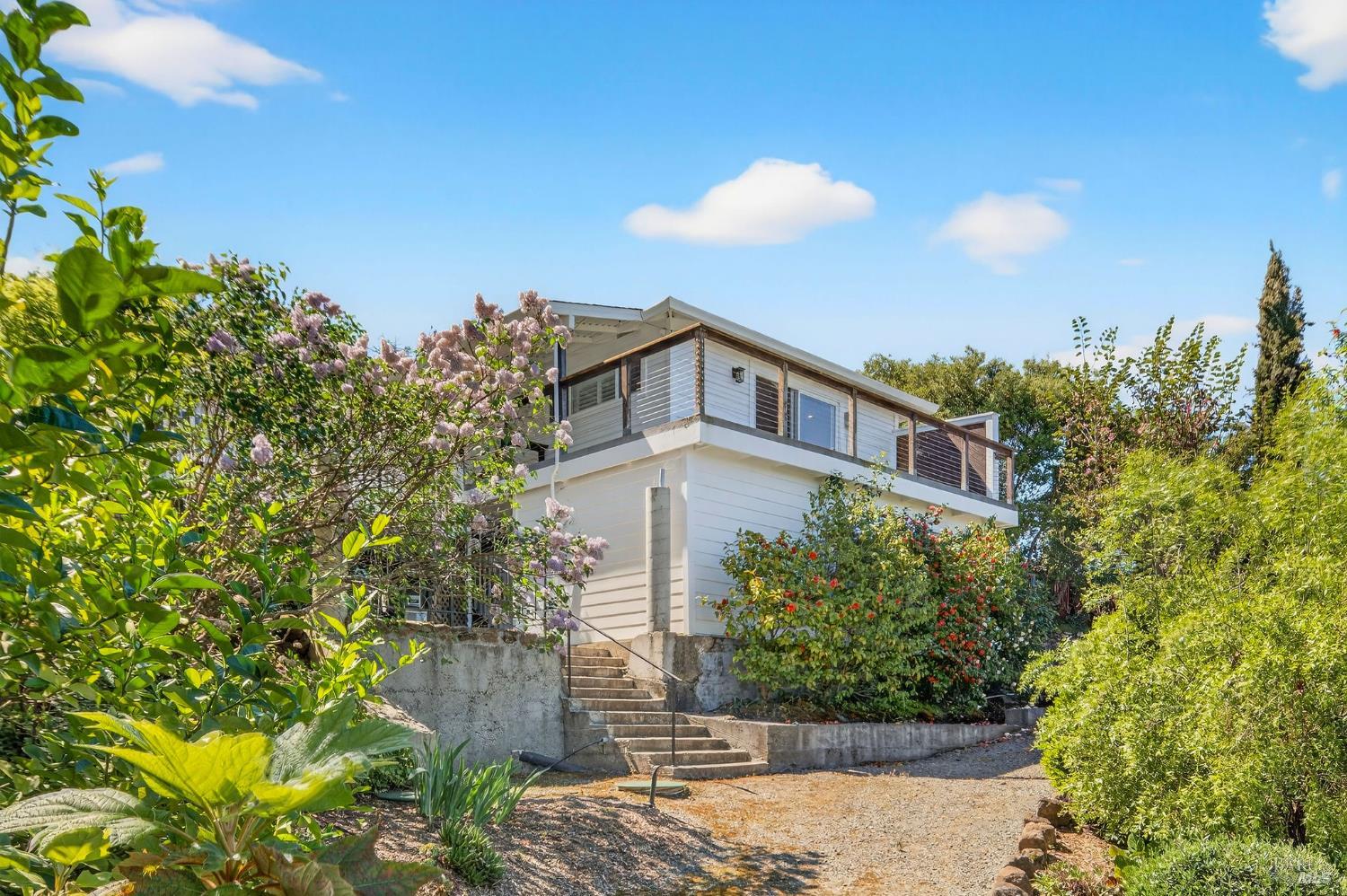 Detail Gallery Image 4 of 47 For 4460 Bennett Valley Rd, Santa Rosa,  CA 95404 - 3 Beds | 2 Baths