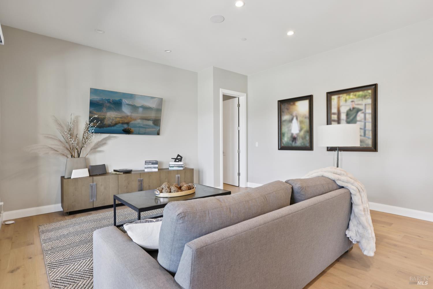 Detail Gallery Image 49 of 80 For 3758 Skyfarm Dr, Santa Rosa,  CA 95403 - 4 Beds | 3/2 Baths