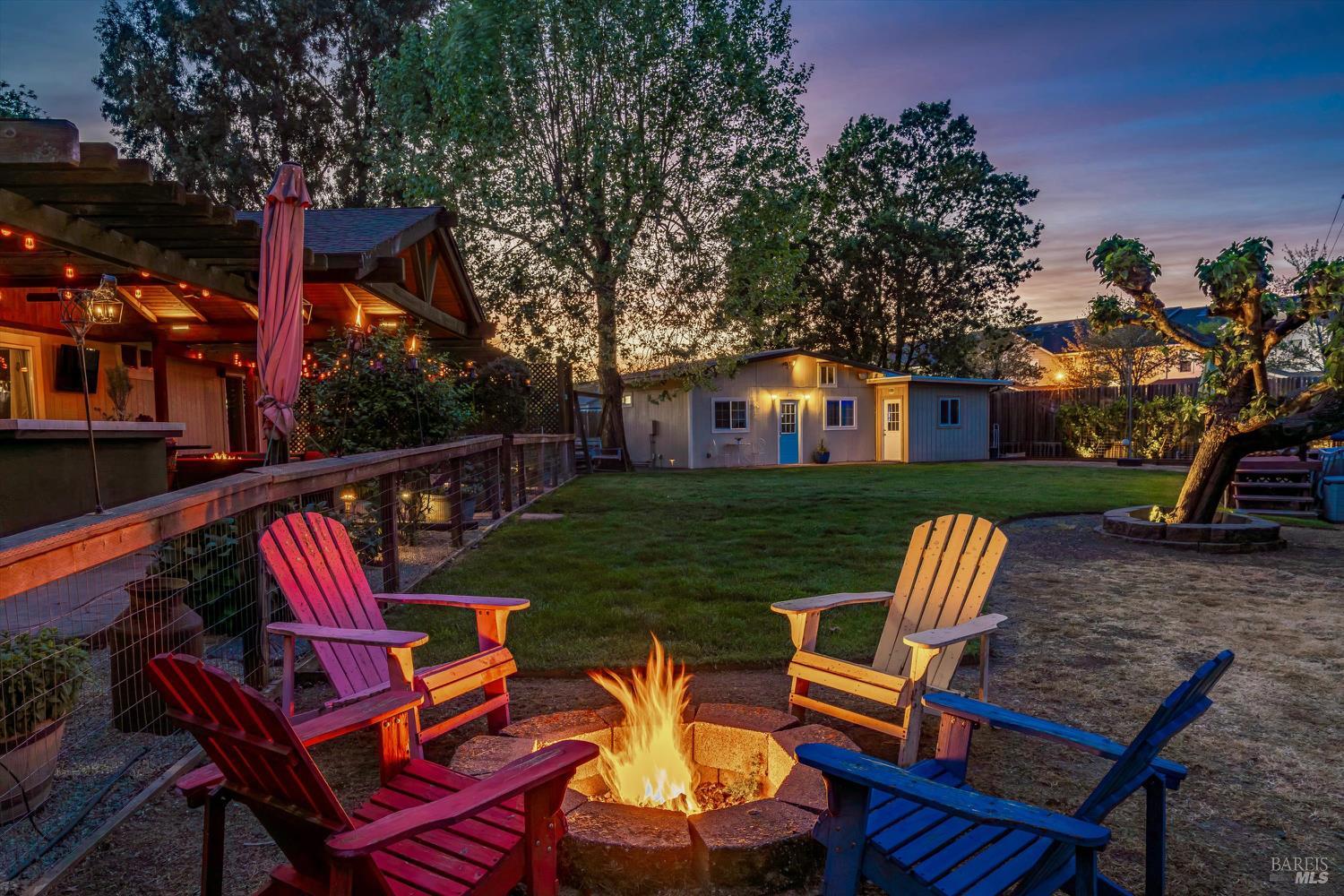 Detail Gallery Image 8 of 84 For 353 Patrick Ln, Windsor,  CA 95492 - 4 Beds | 3 Baths