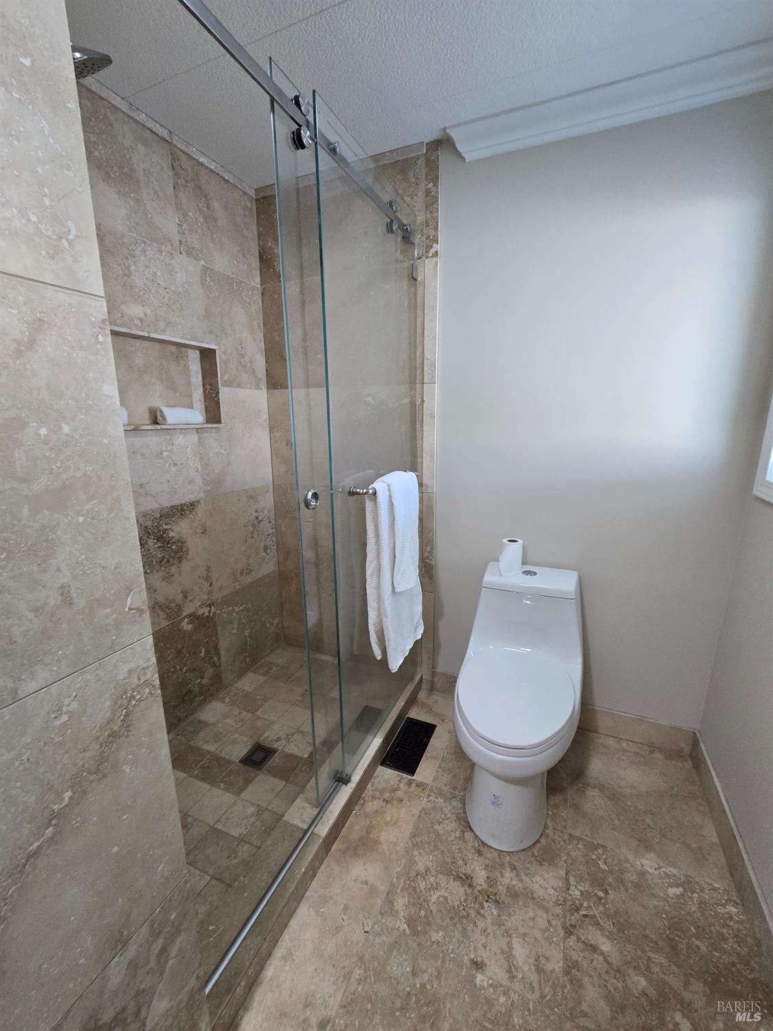 Detail Gallery Image 4 of 20 For 108 Cardinal Way, Santa Rosa,  CA 95409 - 2 Beds | 2 Baths