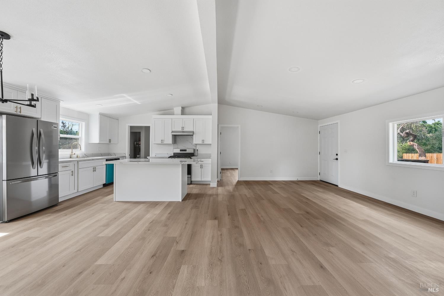 Detail Gallery Image 16 of 49 For 2796 8th St, Clearlake,  CA 95422 - 3 Beds | 2 Baths