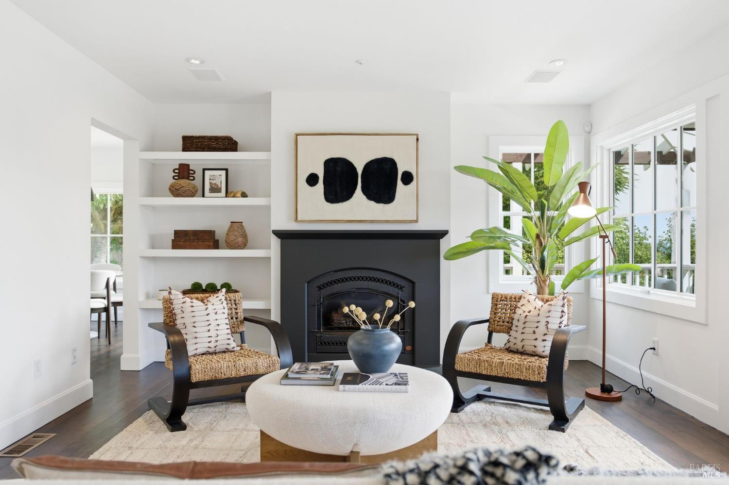 Detail Gallery Image 8 of 75 For 32 Edgewood Ave, Mill Valley,  CA 94941 - 4 Beds | 3 Baths