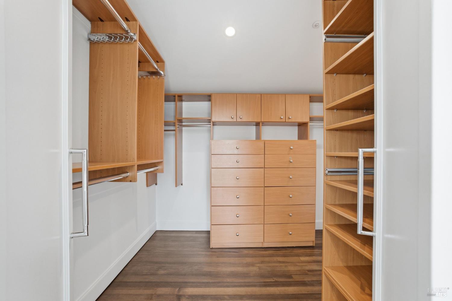 Detail Gallery Image 39 of 75 For 32 Edgewood Ave, Mill Valley,  CA 94941 - 4 Beds | 3 Baths