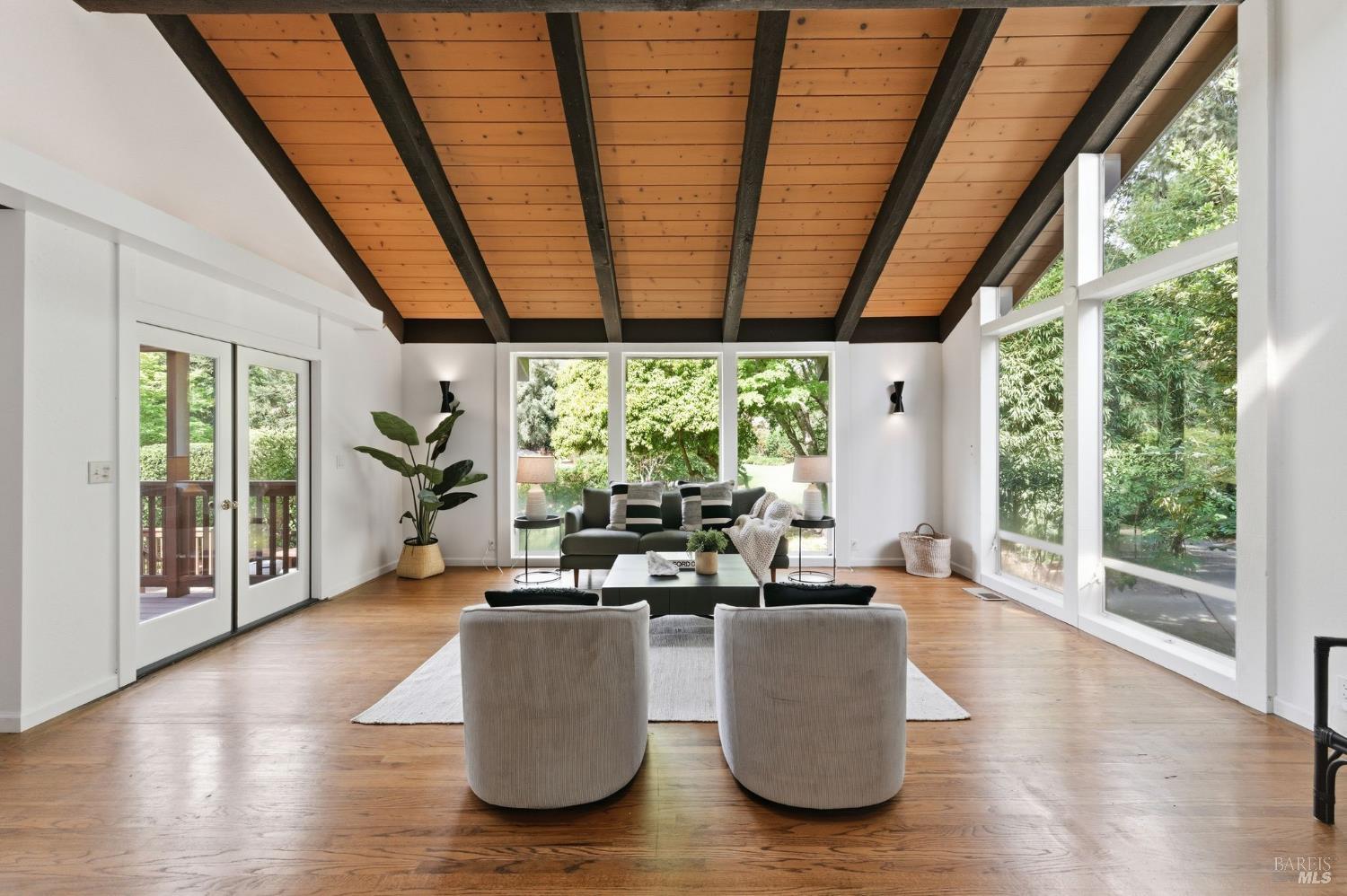 Detail Gallery Image 6 of 41 For 1517 Manzanita Ave, Santa Rosa,  CA 95404 - 4 Beds | 3 Baths