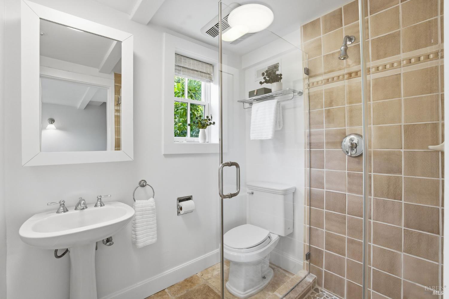 Detail Gallery Image 60 of 75 For 32 Edgewood Ave, Mill Valley,  CA 94941 - 4 Beds | 3 Baths