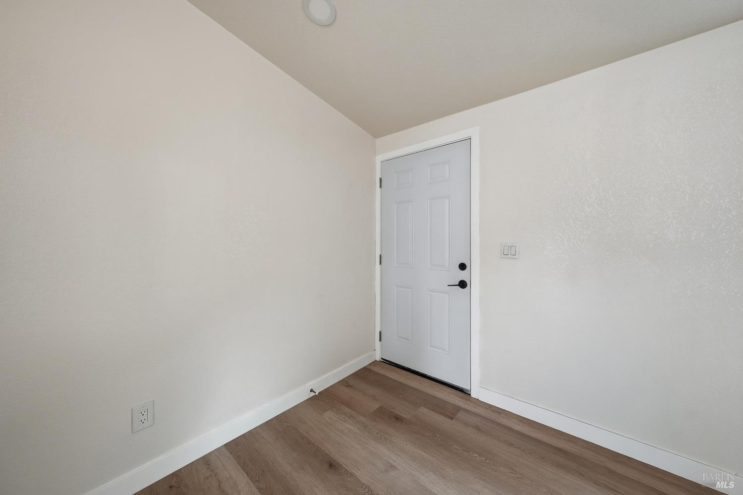 Detail Gallery Image 3 of 49 For 2796 8th St, Clearlake,  CA 95422 - 3 Beds | 2 Baths