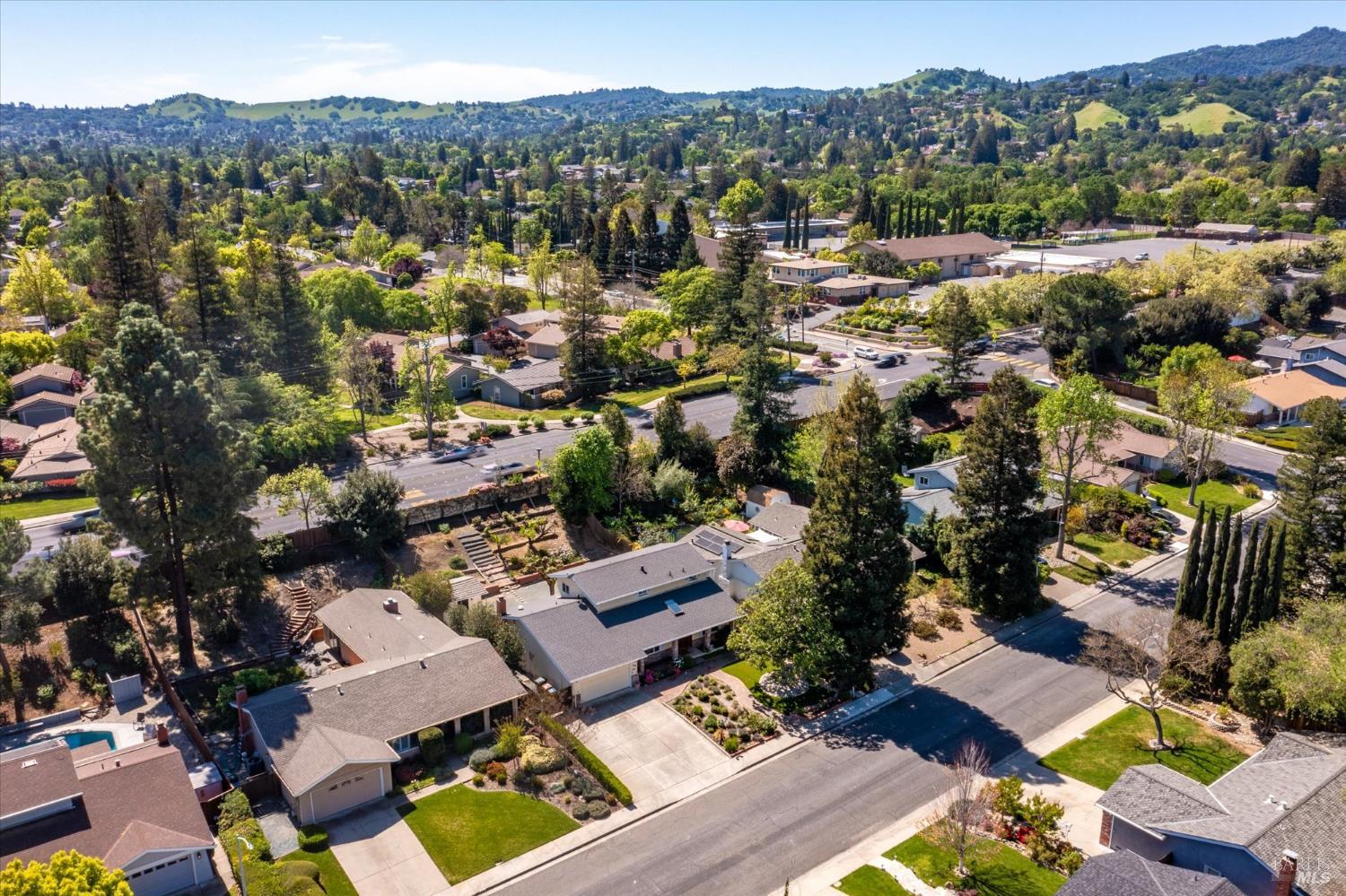 Detail Gallery Image 62 of 68 For 416 Monti Cir, Pleasant Hill,  CA 94523 - 4 Beds | 2 Baths