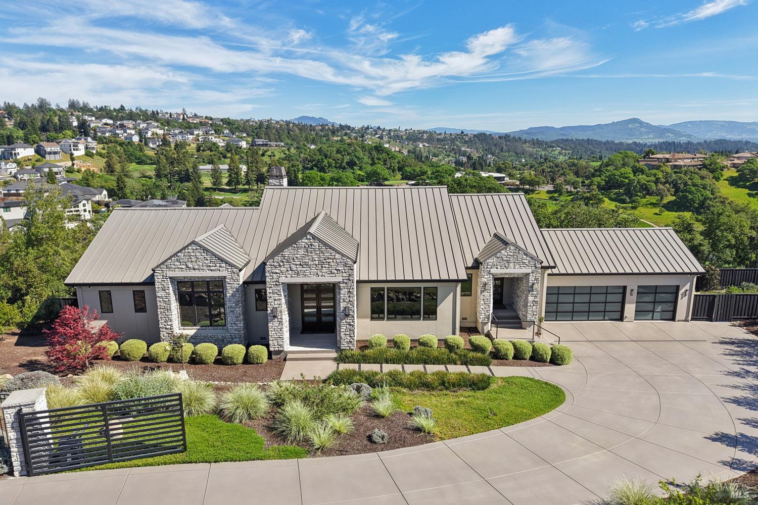 Detail Gallery Image 6 of 80 For 3758 Skyfarm Dr, Santa Rosa,  CA 95403 - 4 Beds | 3/2 Baths