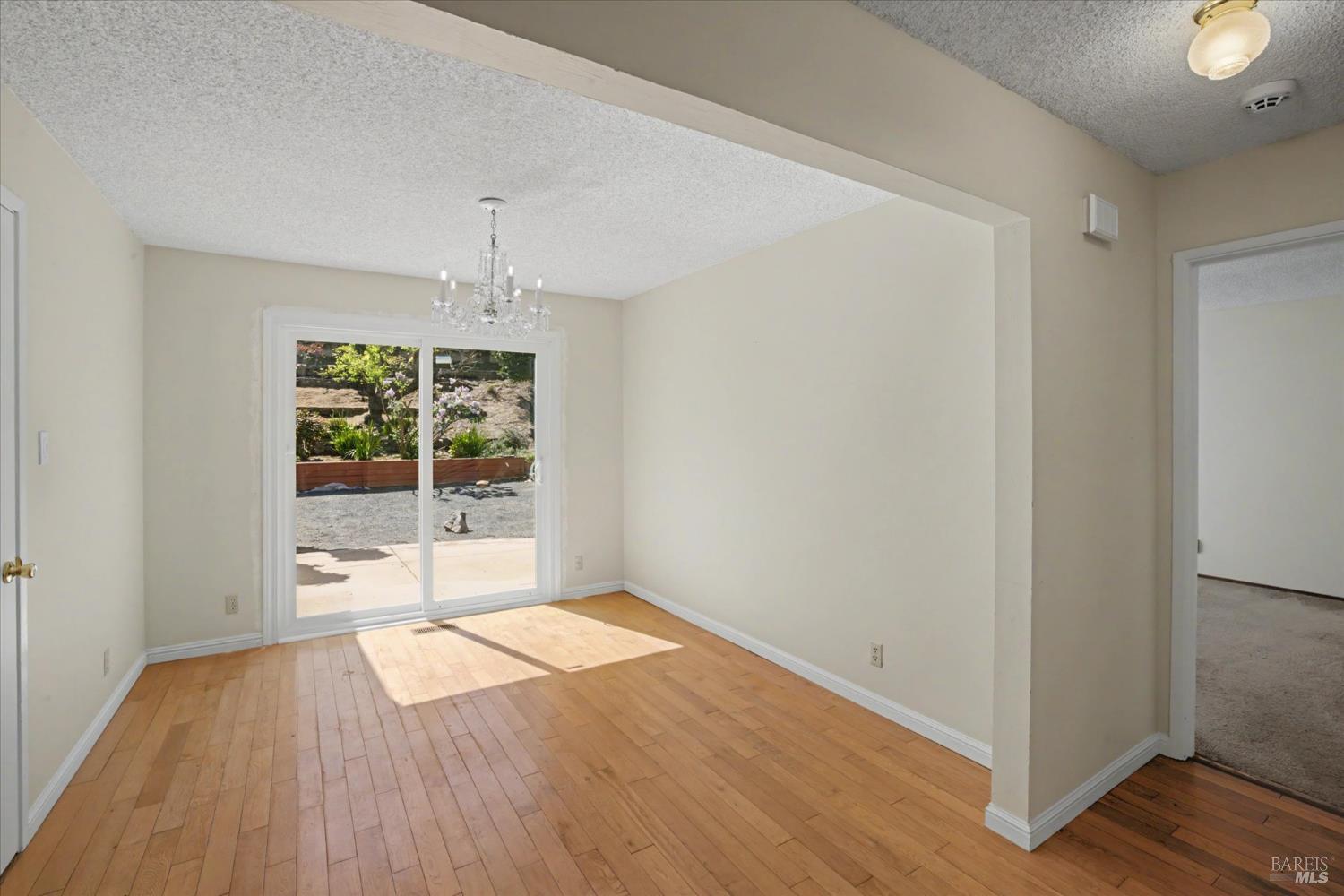 Detail Gallery Image 13 of 68 For 416 Monti Cir, Pleasant Hill,  CA 94523 - 4 Beds | 2 Baths