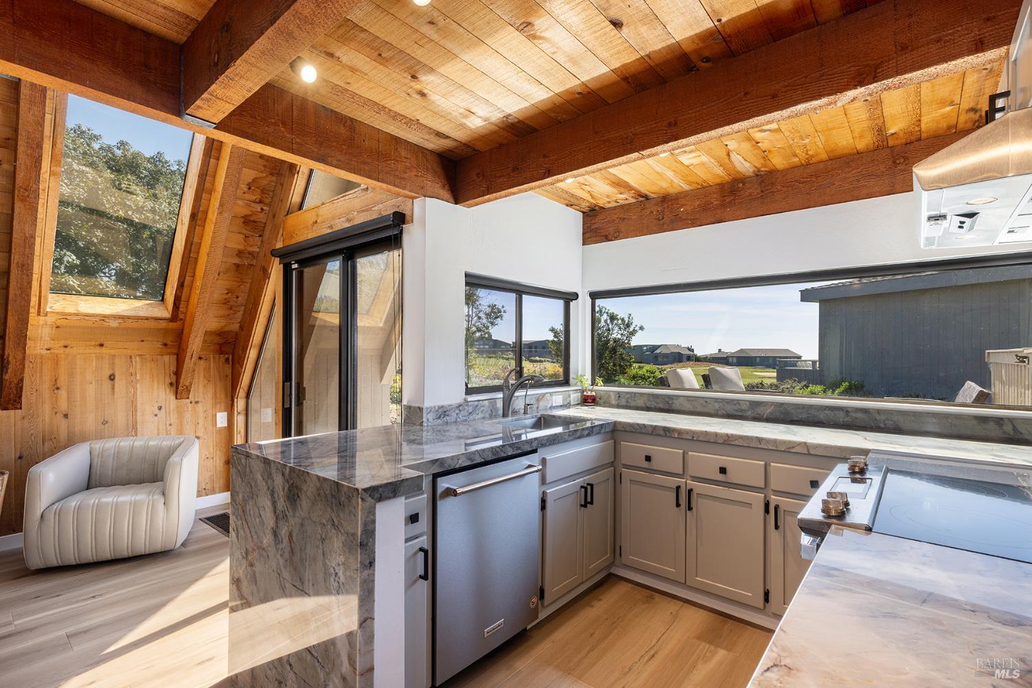 Detail Gallery Image 5 of 54 For 19909 Heron Dr, Bodega Bay,  CA 94923 - 2 Beds | 2/1 Baths