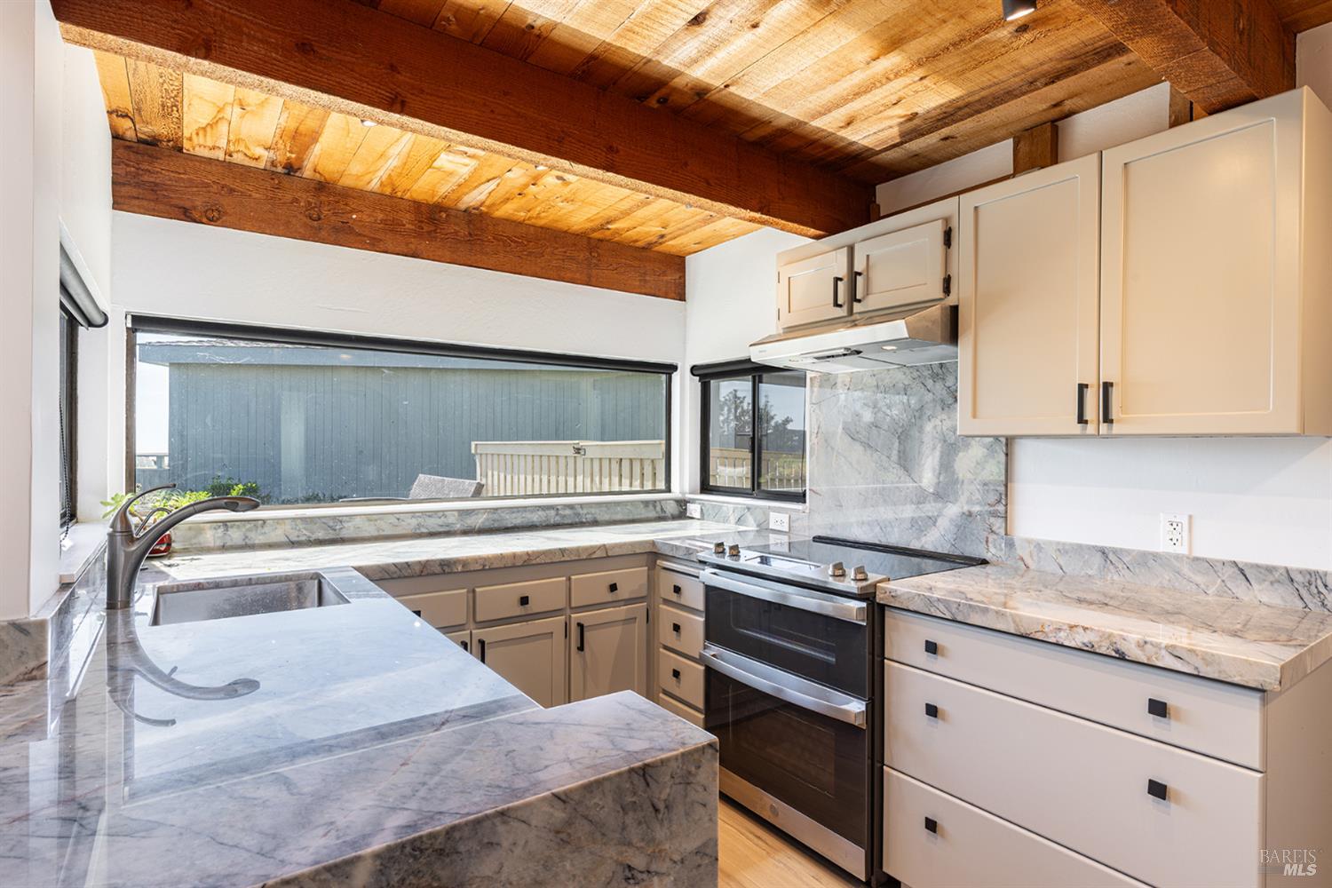 Detail Gallery Image 27 of 54 For 19909 Heron Dr, Bodega Bay,  CA 94923 - 2 Beds | 2/1 Baths