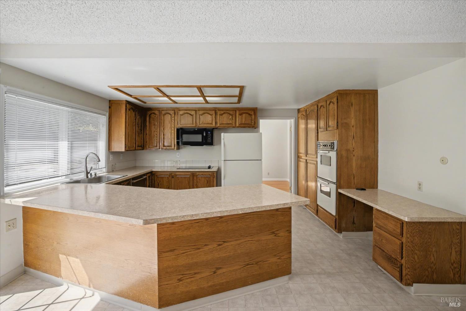 Detail Gallery Image 16 of 68 For 416 Monti Cir, Pleasant Hill,  CA 94523 - 4 Beds | 2 Baths