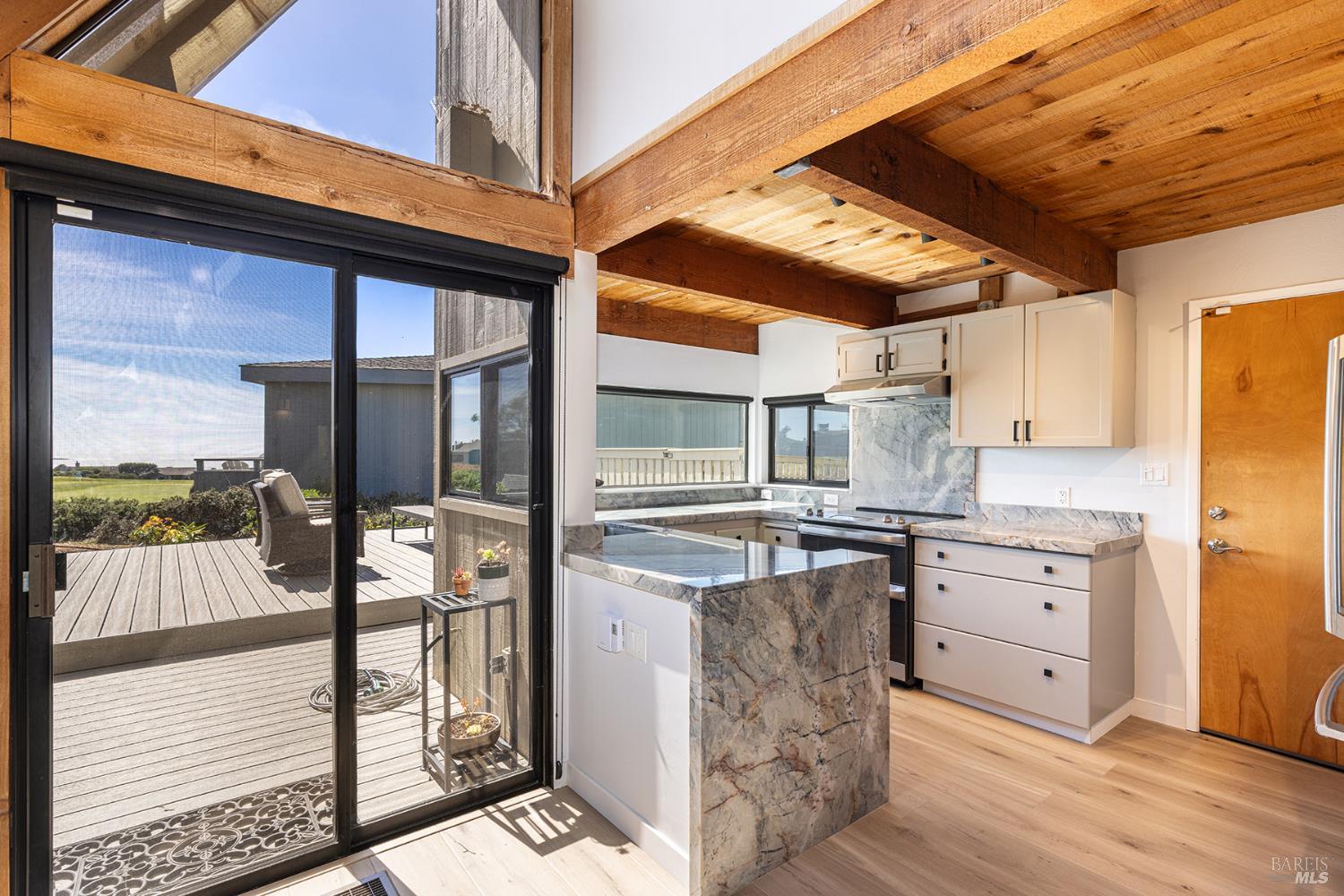 Detail Gallery Image 4 of 54 For 19909 Heron Dr, Bodega Bay,  CA 94923 - 2 Beds | 2/1 Baths