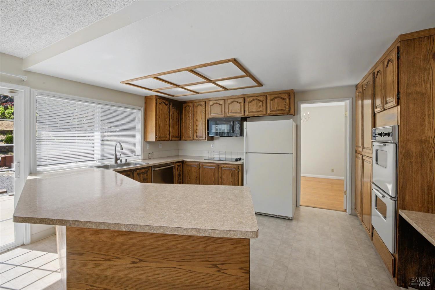 Detail Gallery Image 15 of 68 For 416 Monti Cir, Pleasant Hill,  CA 94523 - 4 Beds | 2 Baths