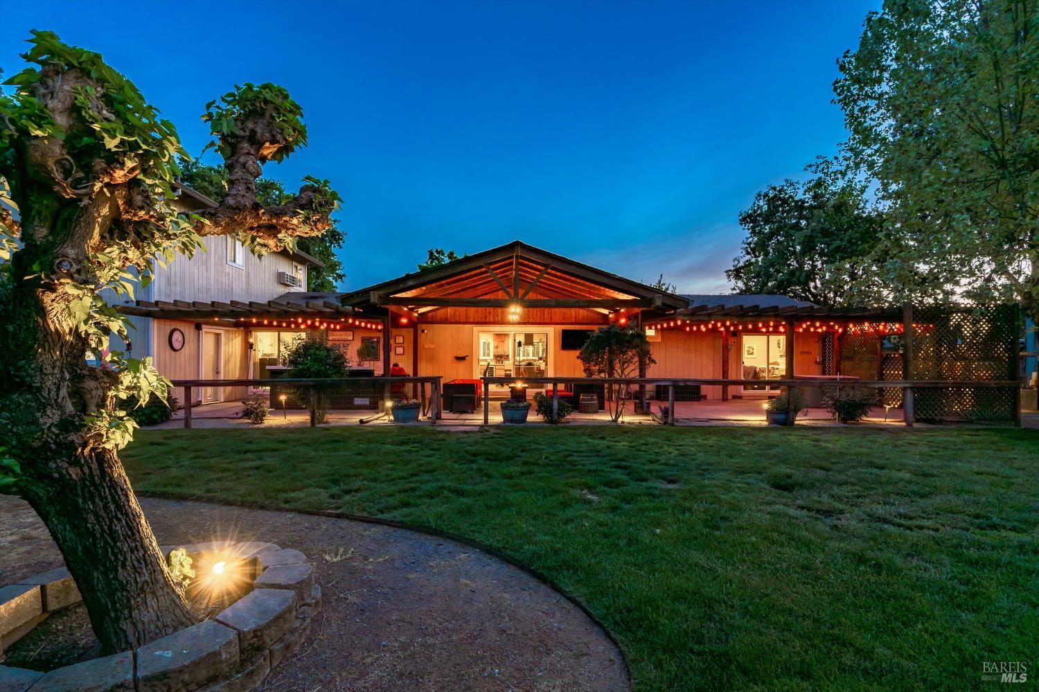 Detail Gallery Image 4 of 84 For 353 Patrick Ln, Windsor,  CA 95492 - 4 Beds | 3 Baths