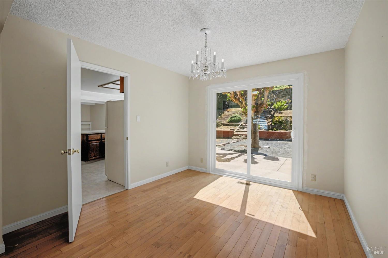 Detail Gallery Image 25 of 68 For 416 Monti Cir, Pleasant Hill,  CA 94523 - 4 Beds | 2 Baths