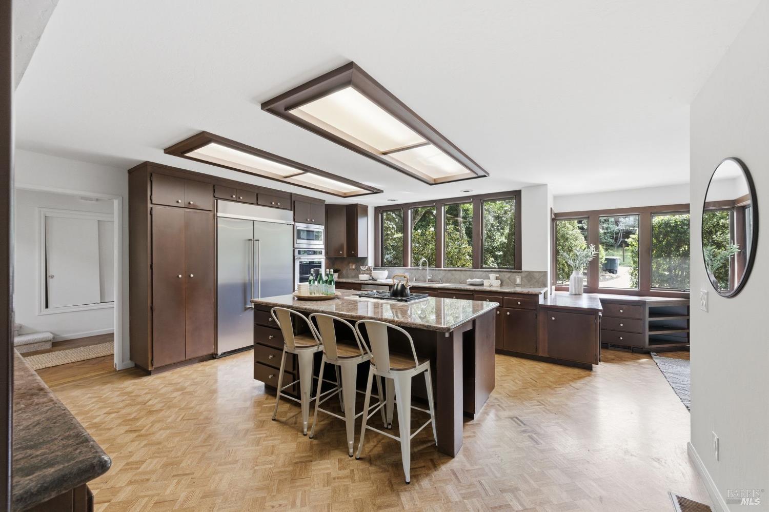 Detail Gallery Image 10 of 41 For 1517 Manzanita Ave, Santa Rosa,  CA 95404 - 4 Beds | 3 Baths