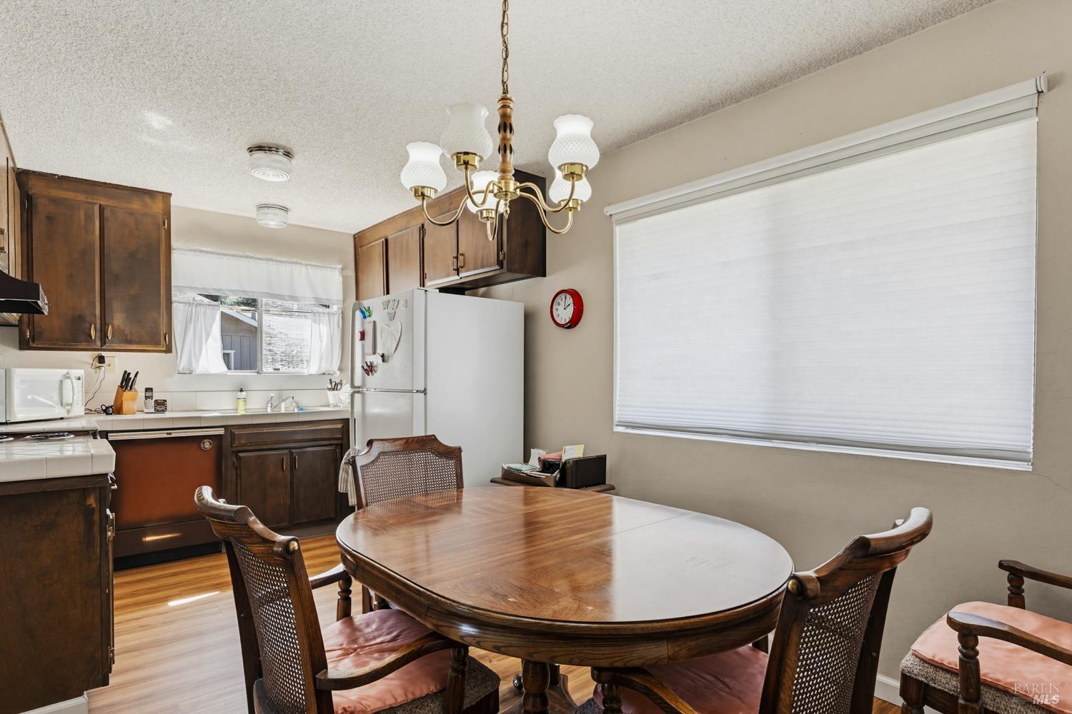 Detail Gallery Image 9 of 22 For 155 Foothill Ct, Ukiah,  CA 95482 - 3 Beds | 2 Baths