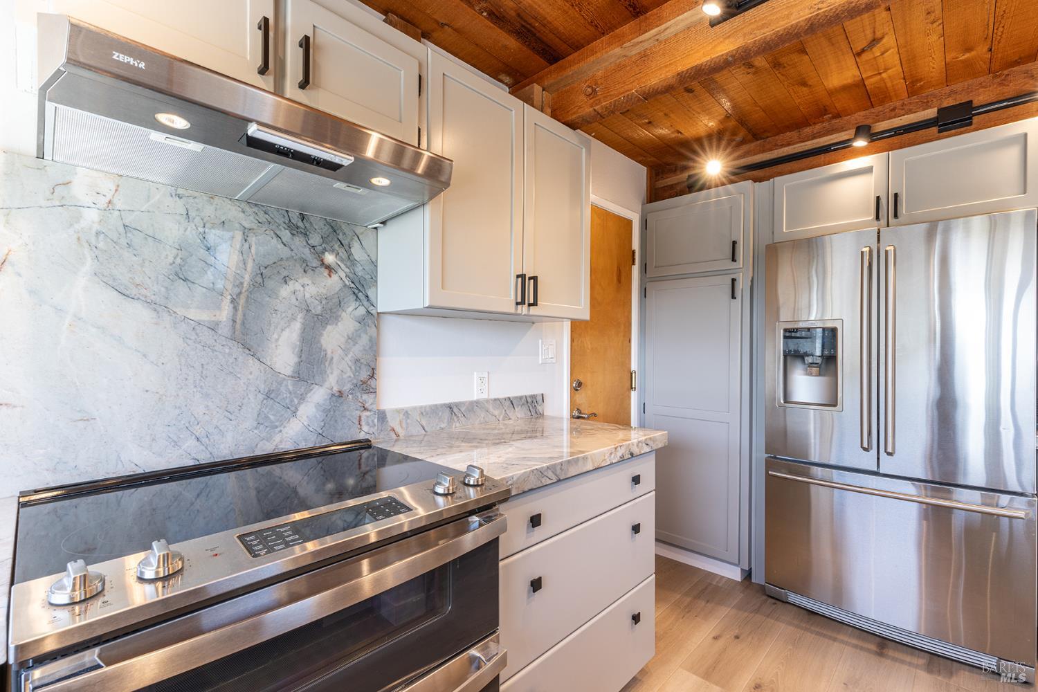 Detail Gallery Image 6 of 54 For 19909 Heron Dr, Bodega Bay,  CA 94923 - 2 Beds | 2/1 Baths