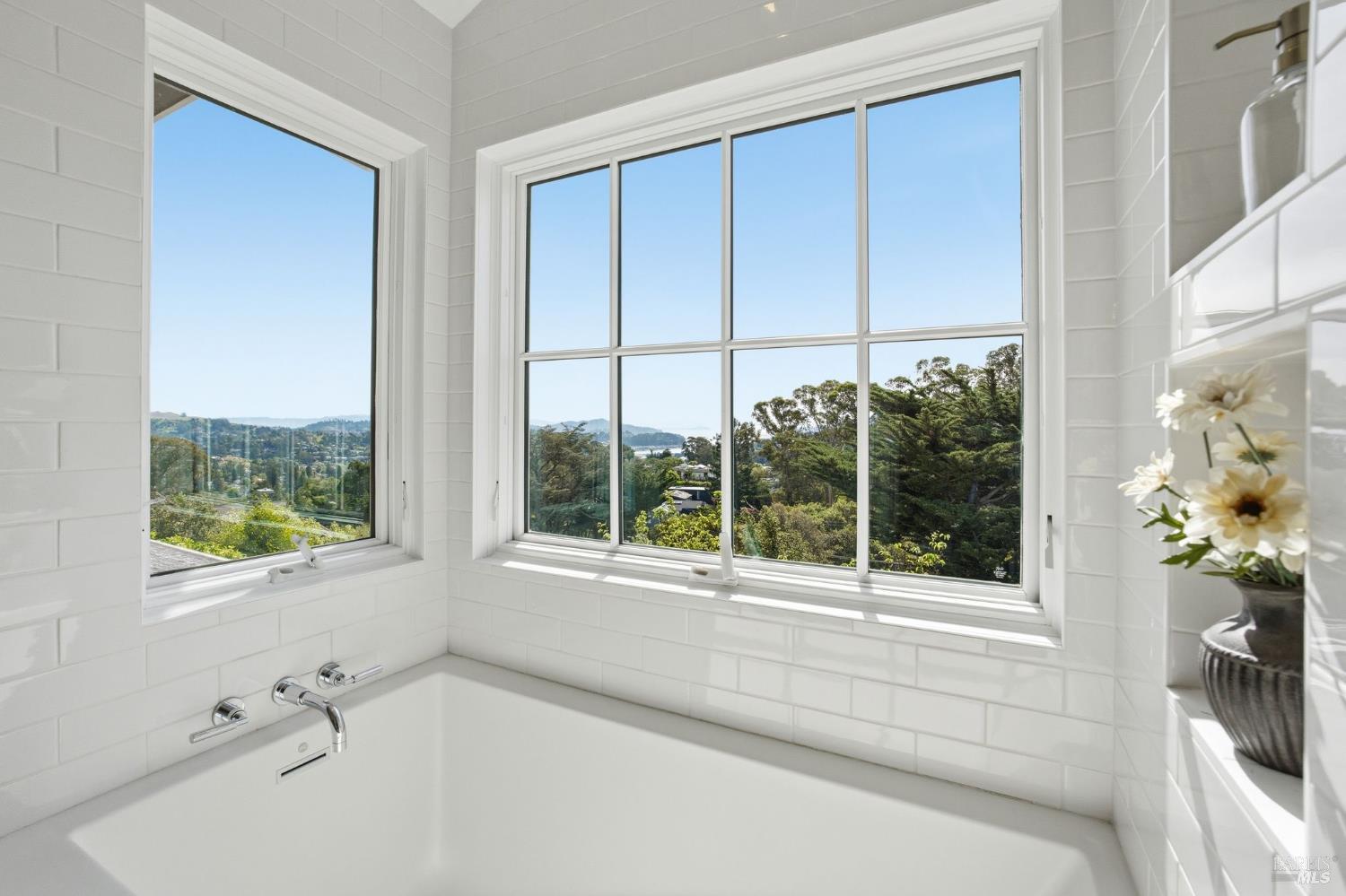 Detail Gallery Image 45 of 75 For 32 Edgewood Ave, Mill Valley,  CA 94941 - 4 Beds | 3 Baths