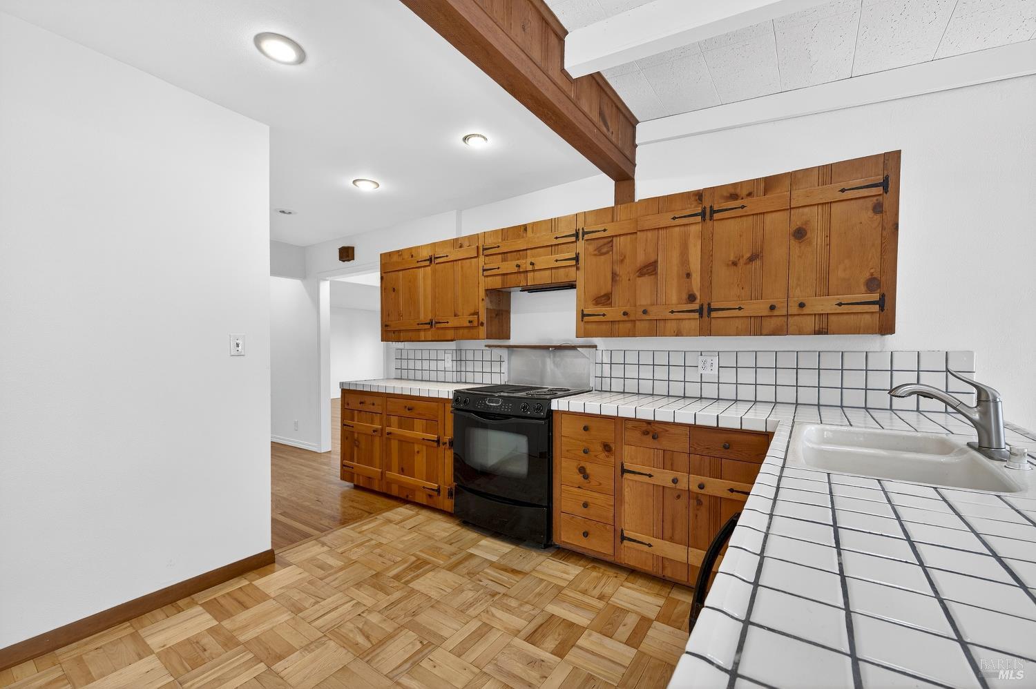 Detail Gallery Image 12 of 48 For 333 Bergwall Way, Vallejo,  CA 94591 - 3 Beds | 2 Baths