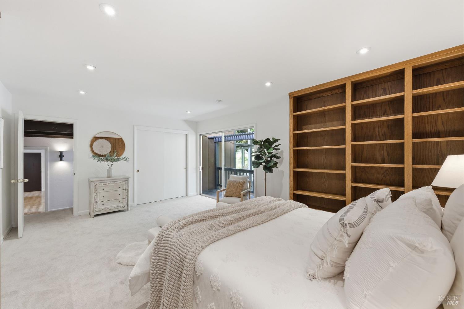 Detail Gallery Image 17 of 41 For 1517 Manzanita Ave, Santa Rosa,  CA 95404 - 4 Beds | 3 Baths