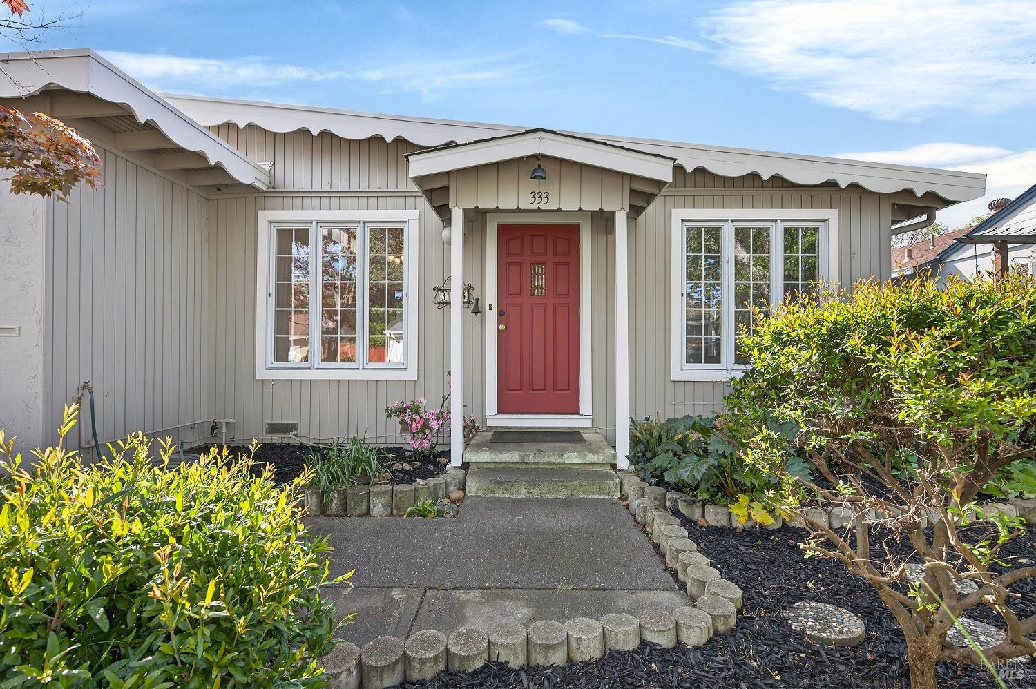 Detail Gallery Image 3 of 48 For 333 Bergwall Way, Vallejo,  CA 94591 - 3 Beds | 2 Baths