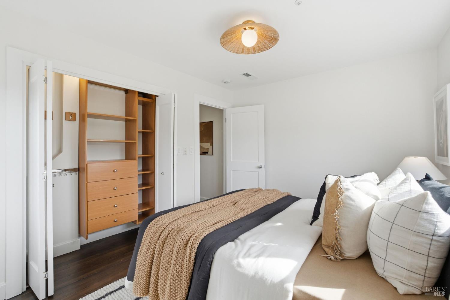 Detail Gallery Image 52 of 75 For 32 Edgewood Ave, Mill Valley,  CA 94941 - 4 Beds | 3 Baths