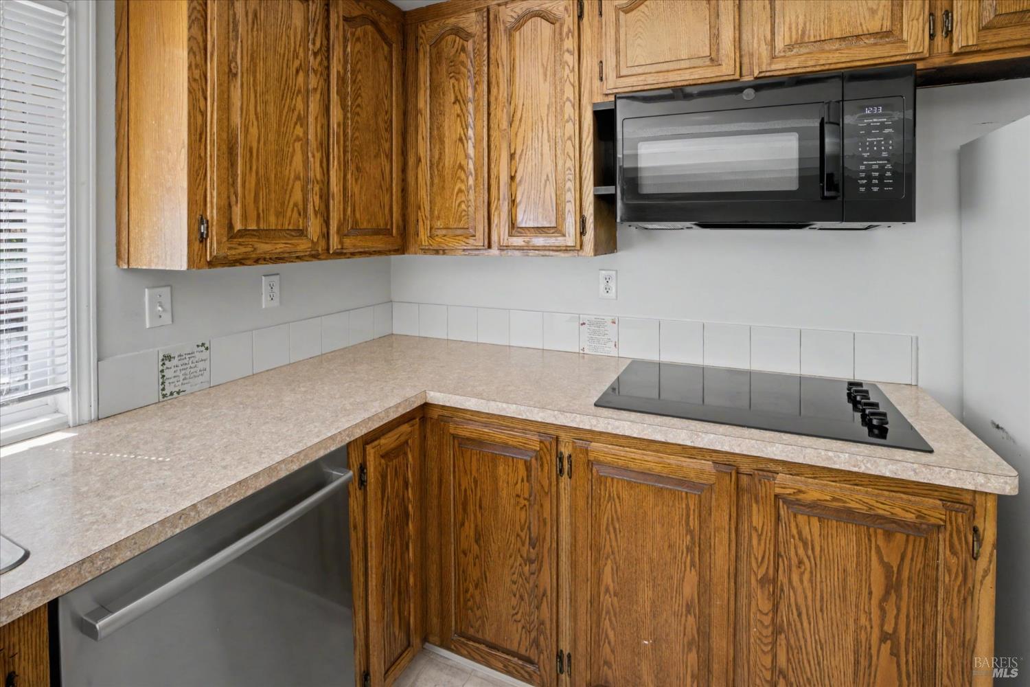 Detail Gallery Image 17 of 68 For 416 Monti Cir, Pleasant Hill,  CA 94523 - 4 Beds | 2 Baths