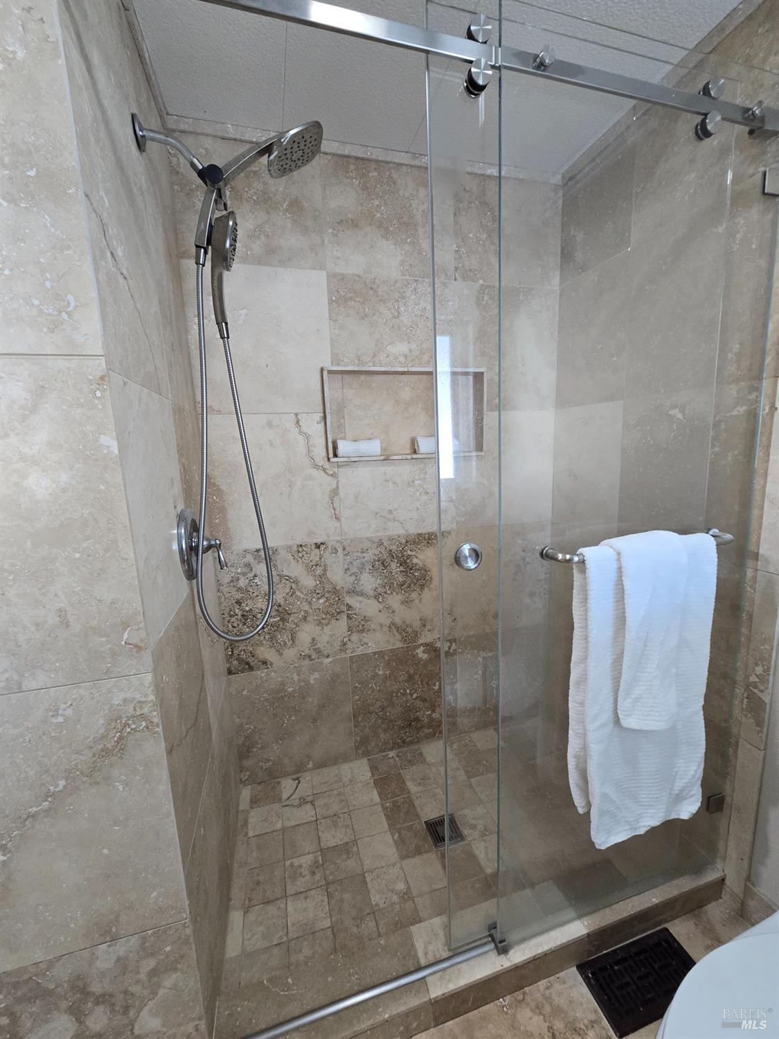 Detail Gallery Image 5 of 20 For 108 Cardinal Way, Santa Rosa,  CA 95409 - 2 Beds | 2 Baths