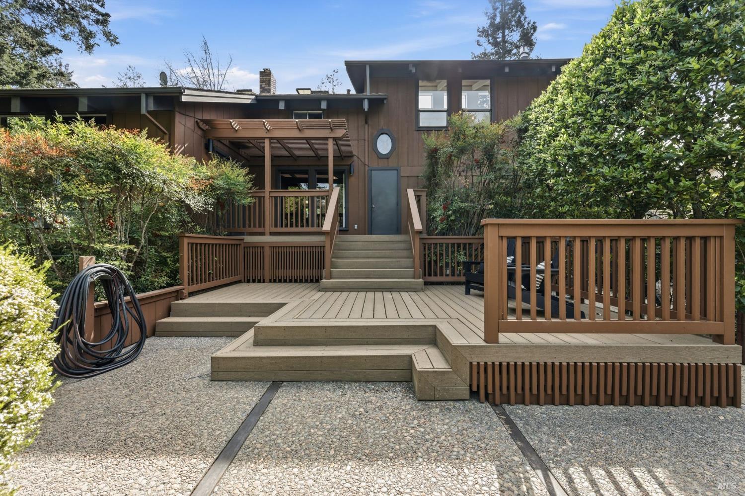 Detail Gallery Image 29 of 41 For 1517 Manzanita Ave, Santa Rosa,  CA 95404 - 4 Beds | 3 Baths