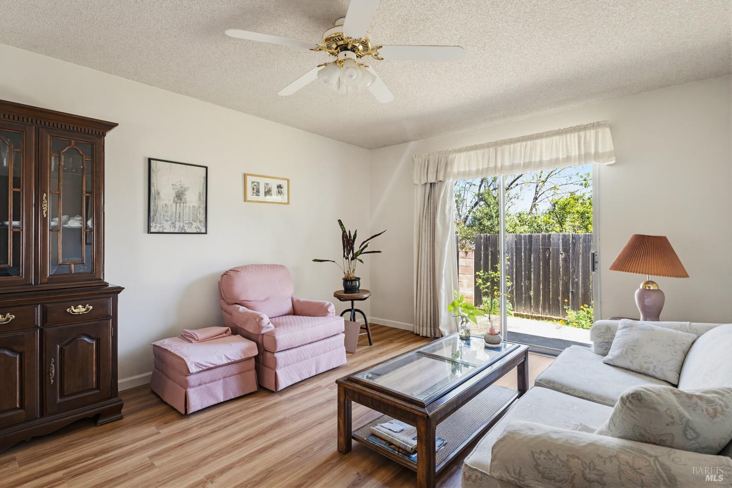 Detail Gallery Image 7 of 22 For 155 Foothill Ct, Ukiah,  CA 95482 - 3 Beds | 2 Baths