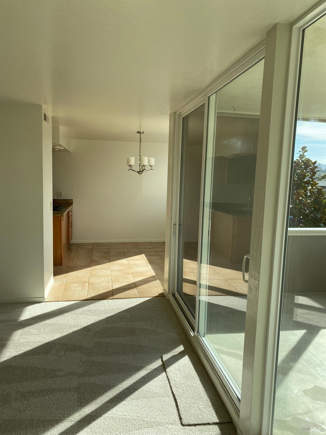 Detail Gallery Image 4 of 14 For Address Is Not Disclosed,  Tiburon,  CA 94920 - 3 Beds | 2 Baths