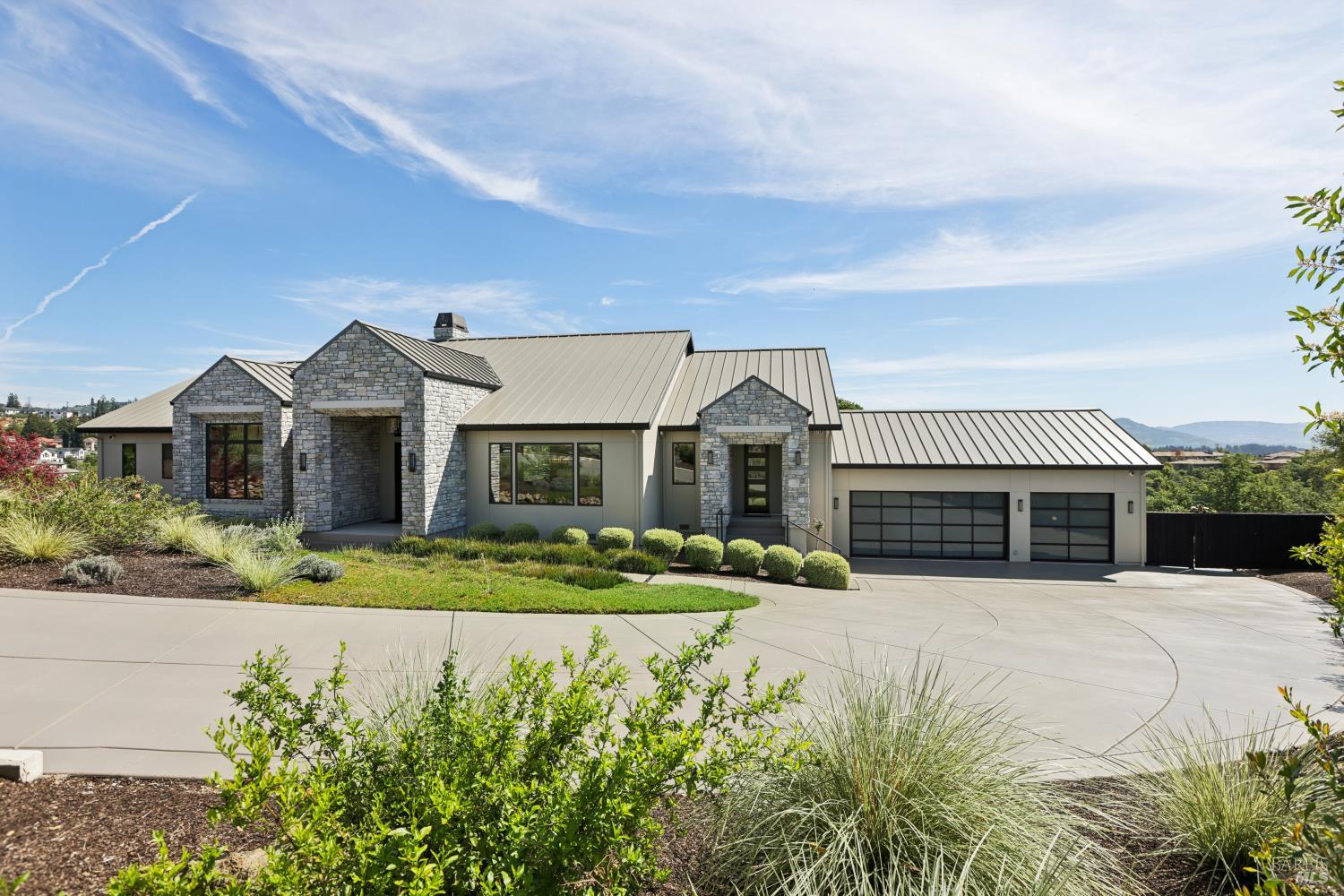 Detail Gallery Image 4 of 80 For 3758 Skyfarm Dr, Santa Rosa,  CA 95403 - 4 Beds | 3/2 Baths