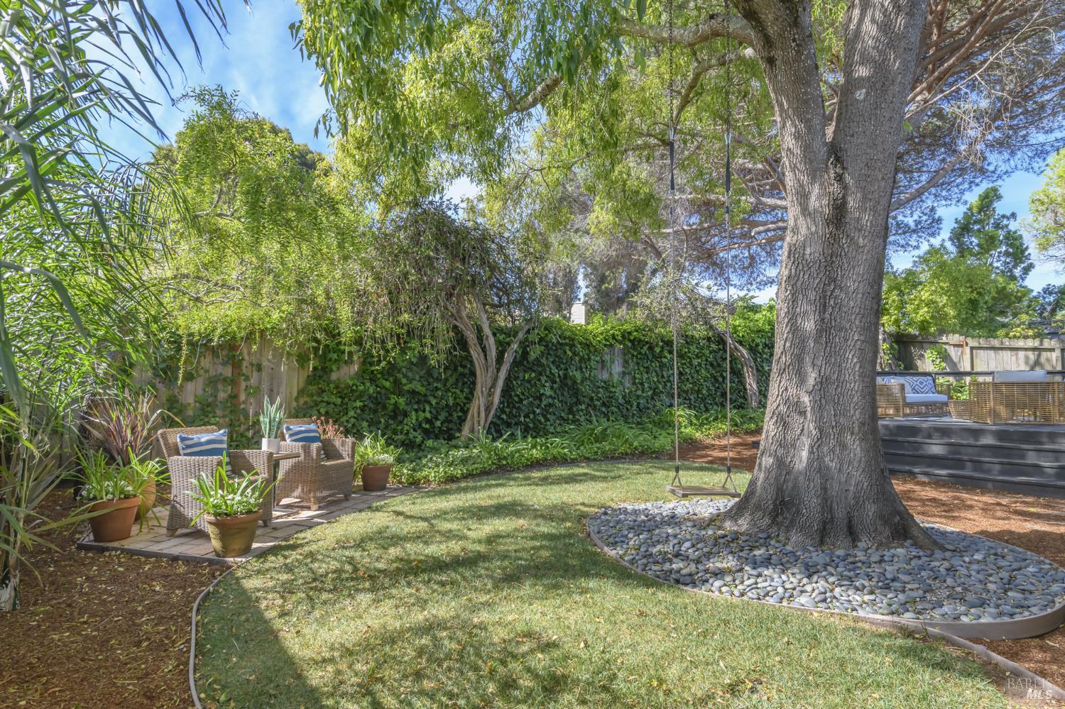 Detail Gallery Image 29 of 31 For 41 Spindrift Psge, Corte Madera,  CA 94925 - 3 Beds | 2 Baths